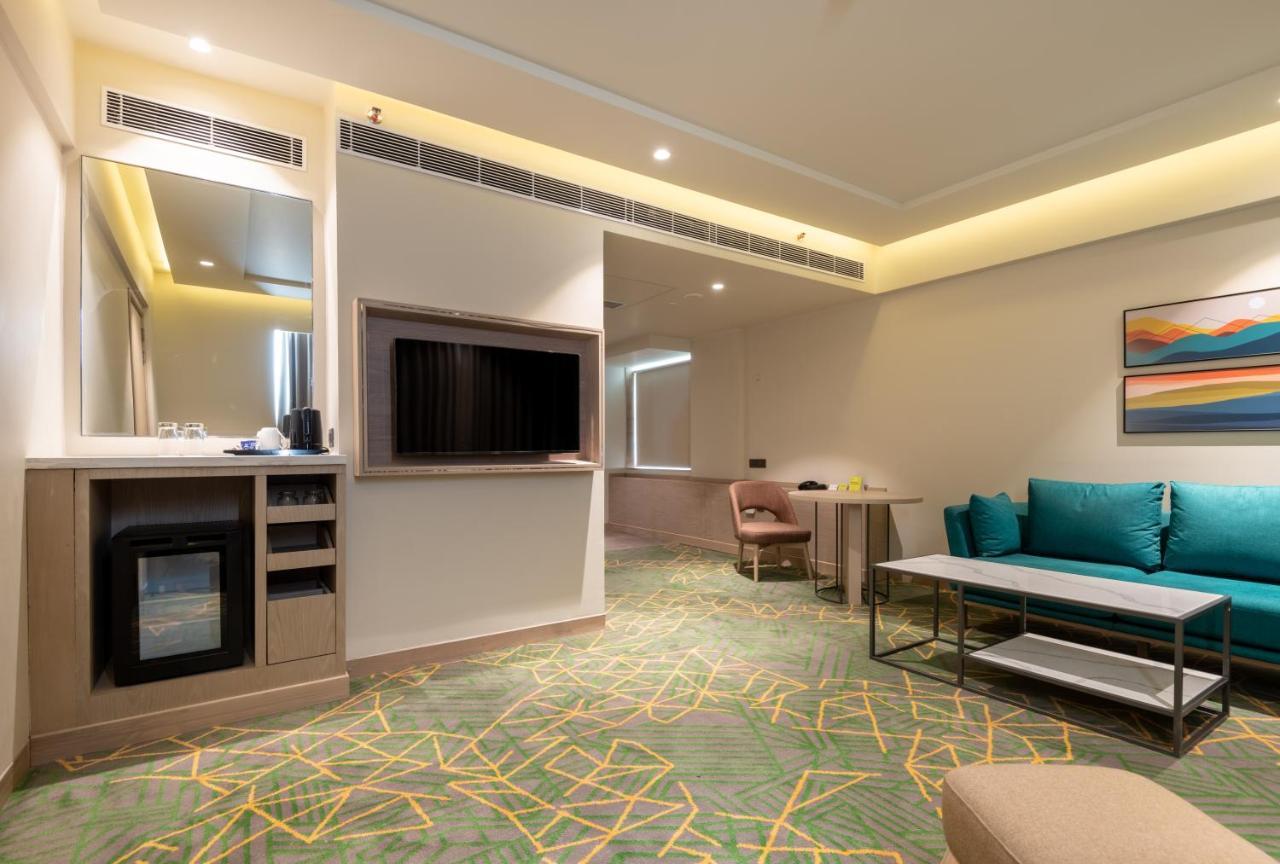 Holiday Inn Katra Vaishno Devi By Ihg Katra (Jammu and Kashmir) Exterior foto